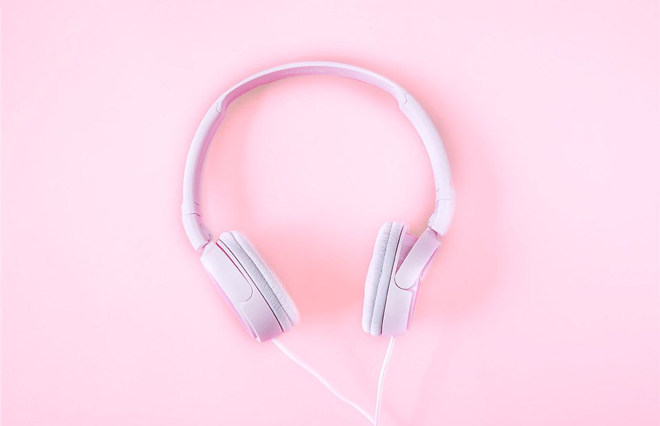 12-Podcasts-That-Will-Make-You-A-Smarter-Human Image