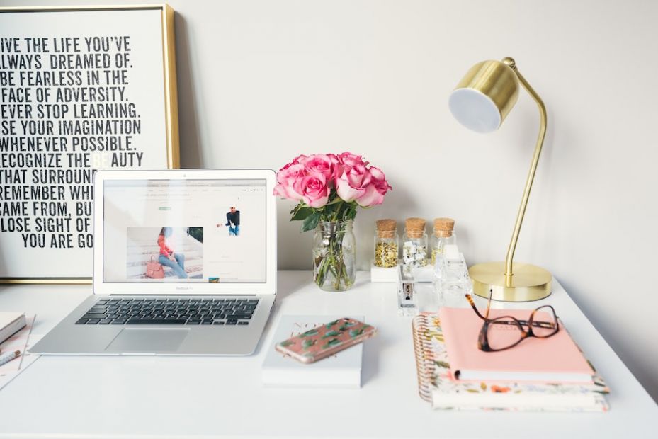 The-Blog-Is-Not-Dead—5-Ways-Bloggers-Are-Making-Serious-Money Image