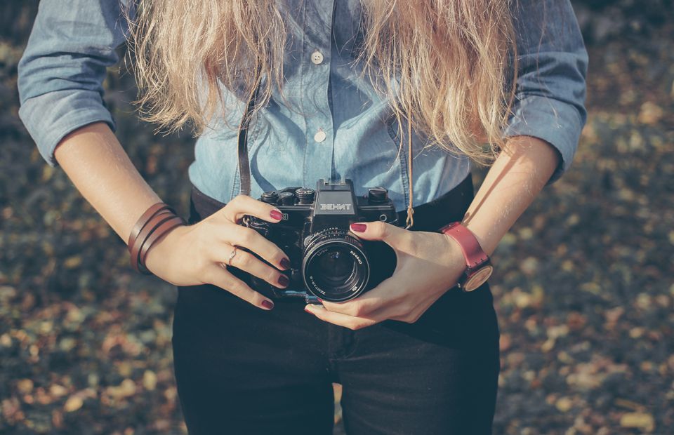 How-to-Take-Your-Own-Professional-Headshot Image