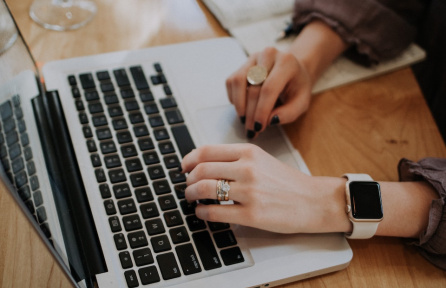 Here’s the Way to Organize Internal Comms When You’re Flying by the Seat of Your Pants